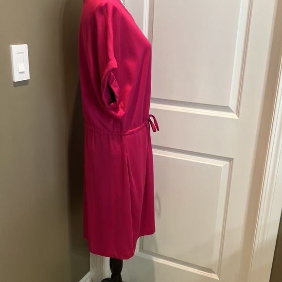 Fucshia Rachel Roy scoop neck short sleeve dress w/tie@waist - Picture 5 of 13